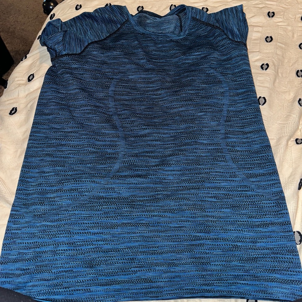 Lululemon Swifty tee 12